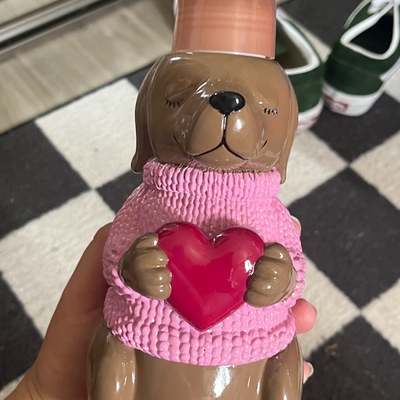 Bath & Body Works Valentine's Day Dog Gentle & Clean Foaming Hand Soap Dispenser - Picture 3 of 6